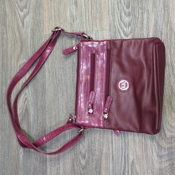 ♥️5/$25 Kim Rogers Maroon Multi Compartment Purse - Picture 1 of 7